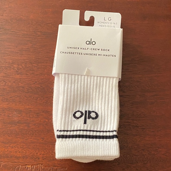 ALO Yoga Accessories - ALO Yoga White Half-Crew Socks